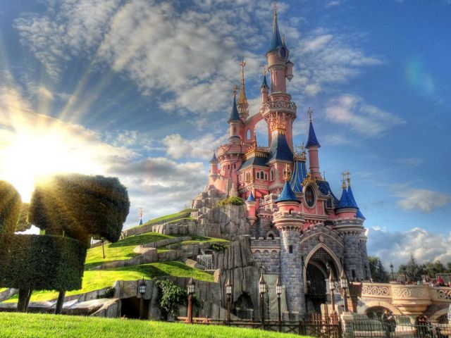 Paris & Disneyland Turu Türk Hava Yolları İle 3 Gece (CDG-CDG)
