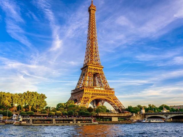 Paris & Disneyland Turu Türk Hava Yolları İle 3 Gece (CDG-CDG)