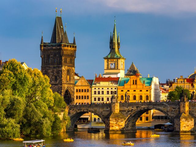 Prag & Viyana Turu Pegasus Hava Yolları ile 4 Gece