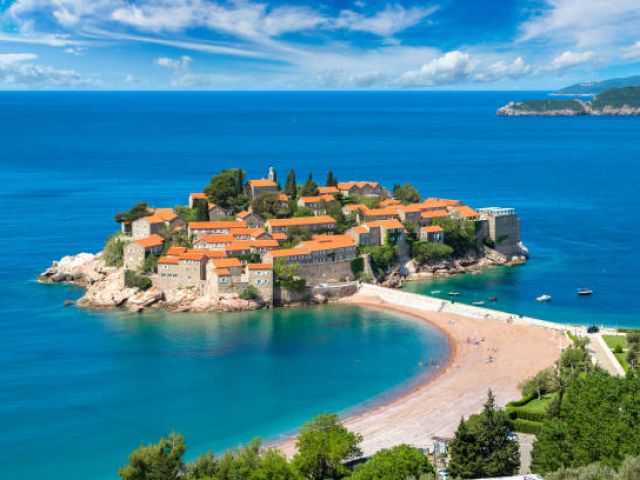 Antalya Çıkışlı Vizesiz Budva Rüyası Turu SunExpress Hava Yolları İle 3 Gece 4 Gün (TIA-TIA)